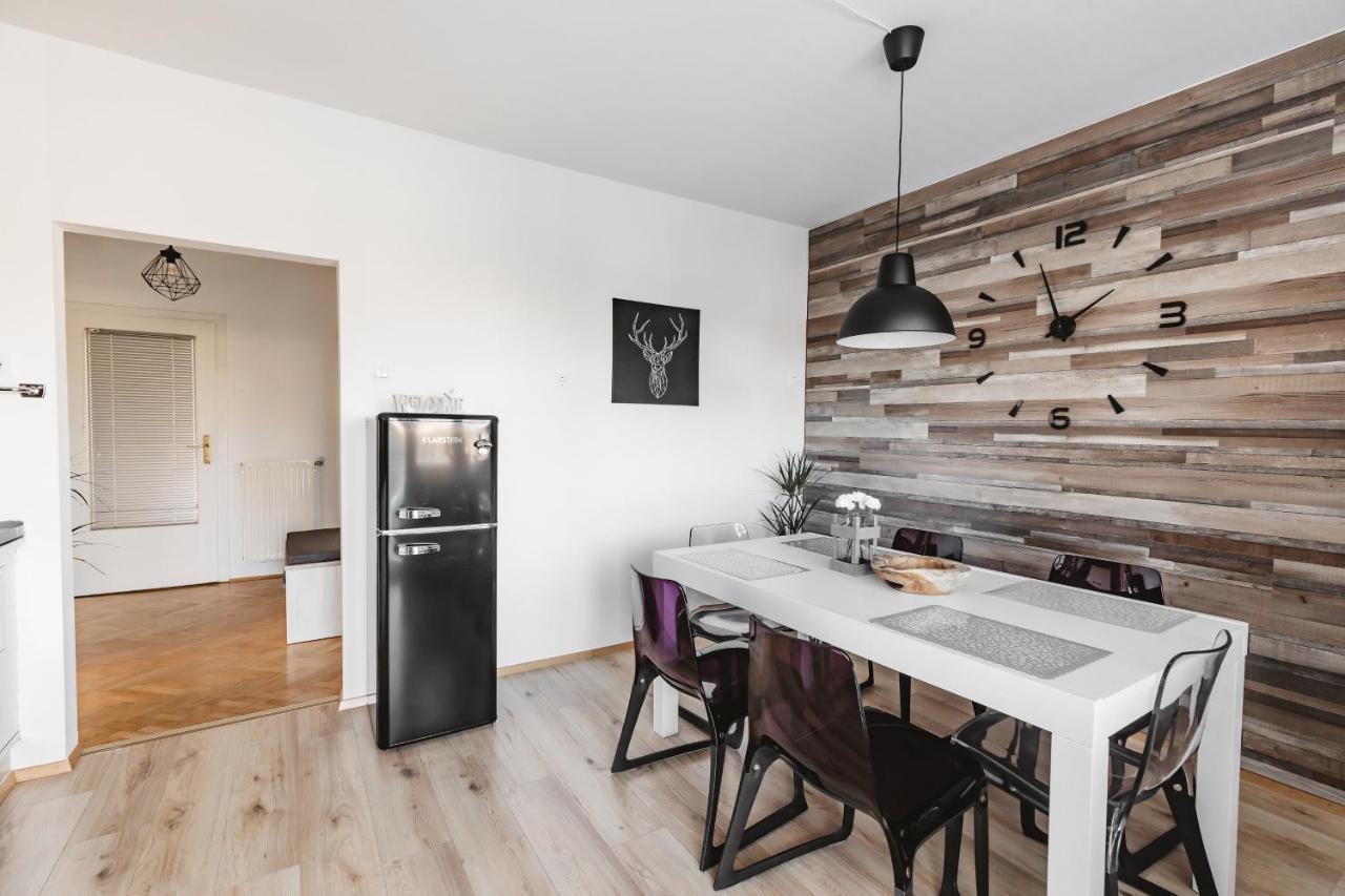Drive Caffe Apartments Trzin Exteriér fotografie